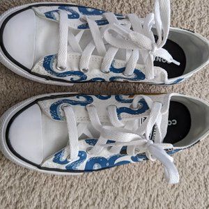 Size 1.5 Kid White and Blue Pirate Octopus Converse